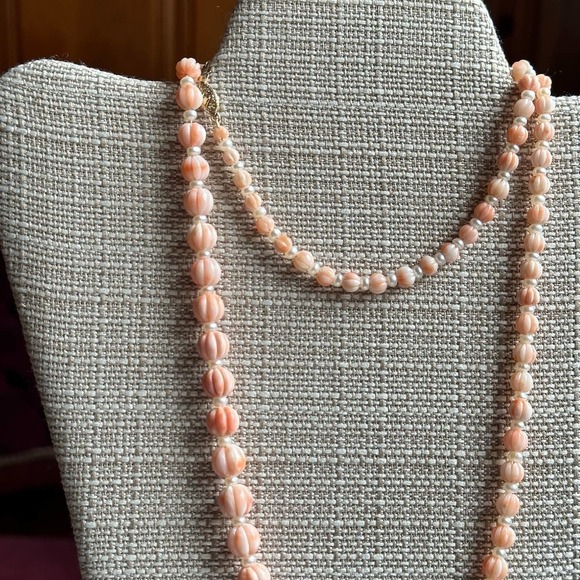Vintage Graduated Watermelon Carved Angel Skin Coral pearl 14k Necklace 32” L - Picture 4 of 7